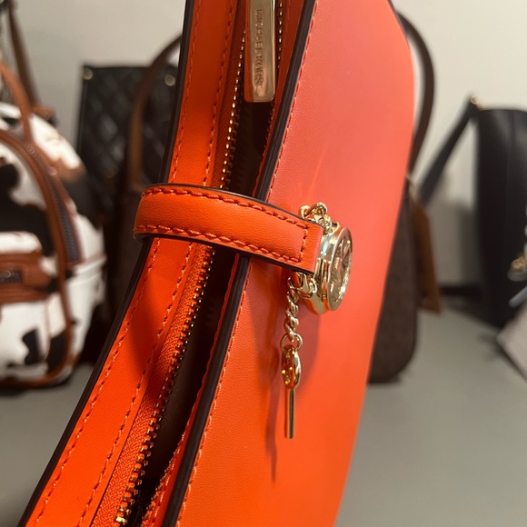 Michael Kors Orange Shoulder Bag with Metallic Clasp - Picture 4 of 4